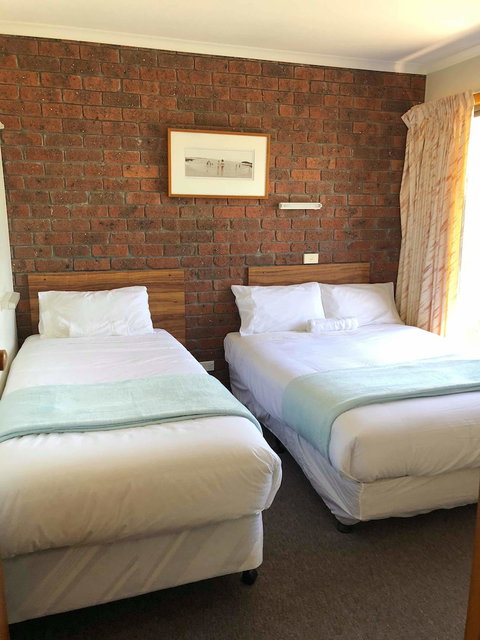 Lakes Jakaranda Holiday Units - Tourism Hervey Bay 2