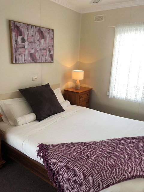 Lakes Jakaranda Holiday Units - Tourism Hervey Bay 1