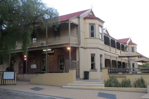 Priory Resort Hotel - Tourism Hervey Bay 3