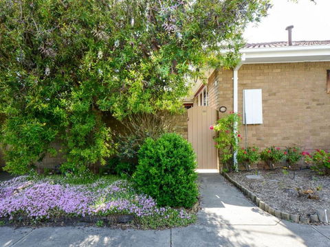 BOUTIQUE STAYS Sandyside Sandringham Villa Units - Tourism Hervey Bay 6