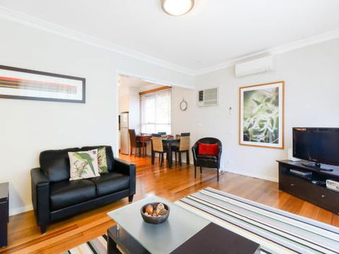 BOUTIQUE STAYS Sandyside Sandringham Villa Units - Tourism Hervey Bay 5