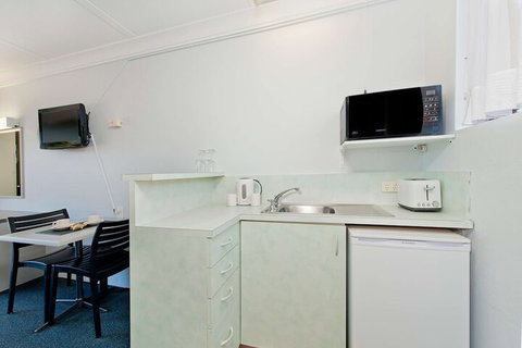 Haven Waters Motel & Apartments - Hervey Bay Accommodation 4