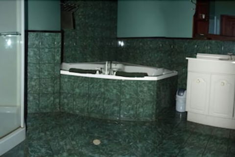 Pemberton Old Picture Theatre Holiday Apartments - Hervey Bay Accommodation 2