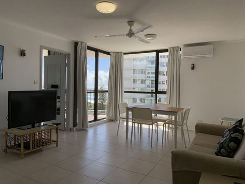 Burleigh Gardens North Hi-Rise - Hervey Bay Accommodation 3