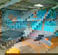 Ozzie Pozzie Backpackers - YHA - Hervey Bay Accommodation