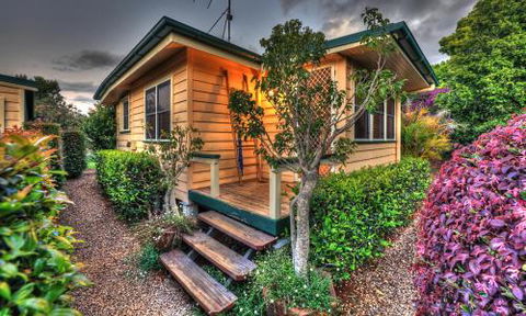 At Remingtons Private Cottages & Lodge - Hervey Bay Accommodation 1