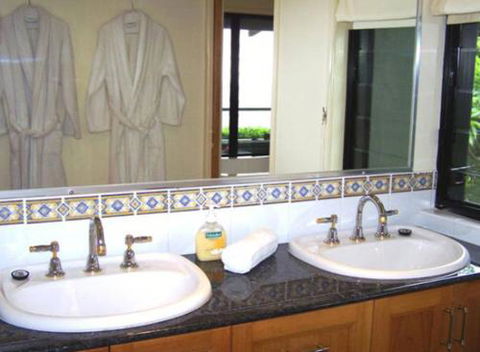 At Remingtons Private Cottages & Lodge - Hervey Bay Accommodation 2