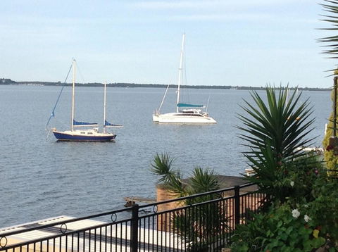 Overnight Reflections B & B - Tourism Hervey Bay 4