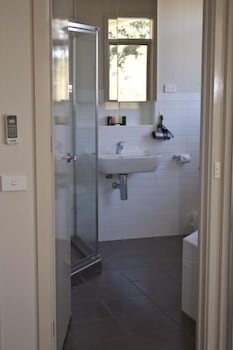 Central Shepparton Apartments - Hervey Bay Accommodation 5