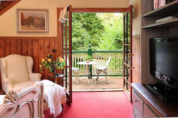 Mary Card's Coach House - Hervey Bay Accommodation 5