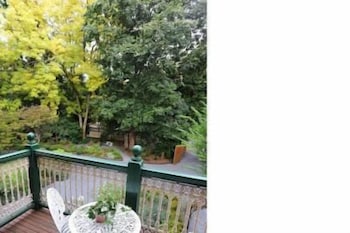 Mary Card's Coach House - Hervey Bay Accommodation 1