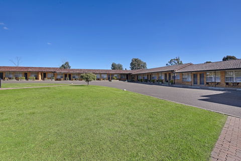 Econo Lodge Savannah Park Tamworth - Hervey Bay Accommodation 2