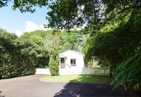 Apple Tree Cottage & Studio - Hervey Bay Accommodation 0