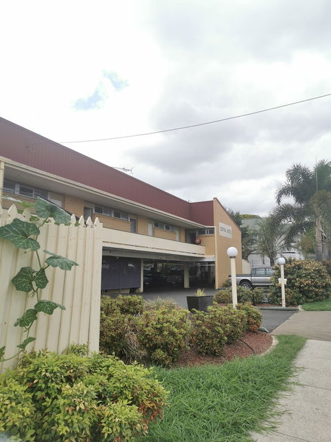 Central Motel Ipswich - Hervey Bay Accommodation 3