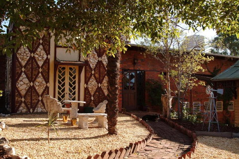 Diamond House Heritage Restaurant & Motor Inn - Hervey Bay Accommodation 4