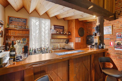 Diamond House Heritage Restaurant & Motor Inn - Hervey Bay Accommodation 5