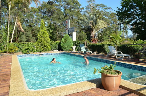 Beerwah Glasshouse Mountains Motel - Hervey Bay Accommodation 2