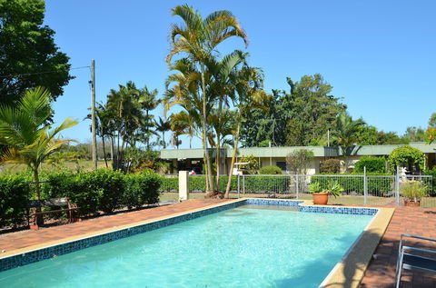 Beerwah Glasshouse Mountains Motel - Hervey Bay Accommodation 1