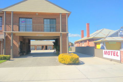 Holbrook Town Centre Motor Inn - Hervey Bay Accommodation 5