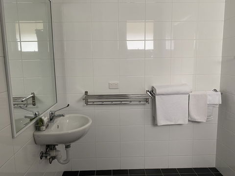 Bishop's Lodge Motor Inn - Hervey Bay Accommodation 2