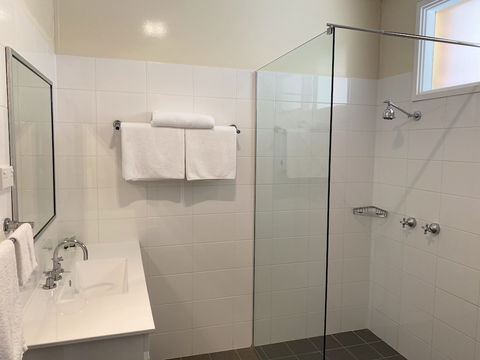 Bishop's Lodge Motor Inn - Hervey Bay Accommodation 6