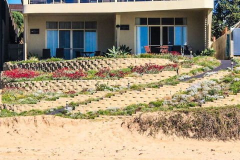 Al Mare Beachfront Retreat - Tourism Hervey Bay 1