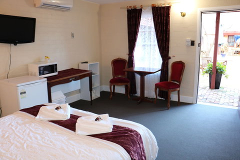 Settlers House York - Hervey Bay Accommodation 2