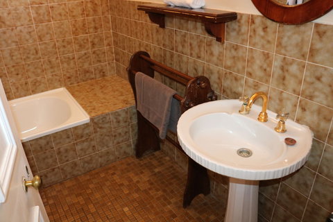 Settlers House York - Hervey Bay Accommodation 0