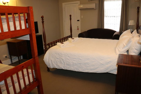 Settlers House York - Hervey Bay Accommodation 4