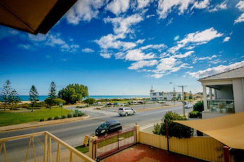 Esplanade Apartments At West Beach - Hervey Bay Accommodation 0