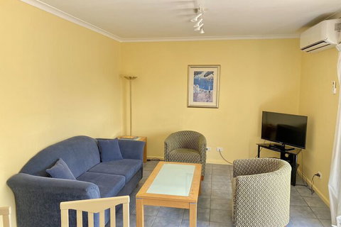 Esplanade Apartments At West Beach - Hervey Bay Accommodation 7