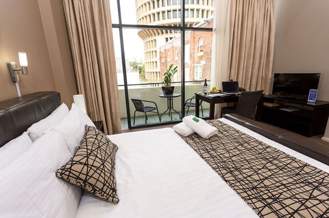 The Clarendon Hotel - Hervey Bay Accommodation 2