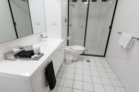The Clarendon Hotel - Hervey Bay Accommodation 3