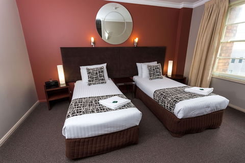 The Clarendon Hotel - Hervey Bay Accommodation 4