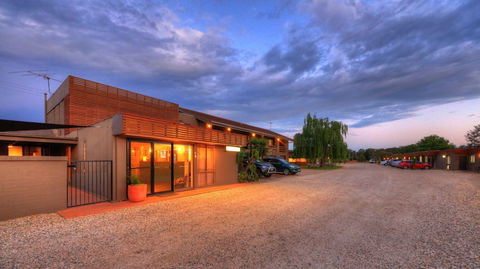 Motel Meneres - Tourism Hervey Bay 3