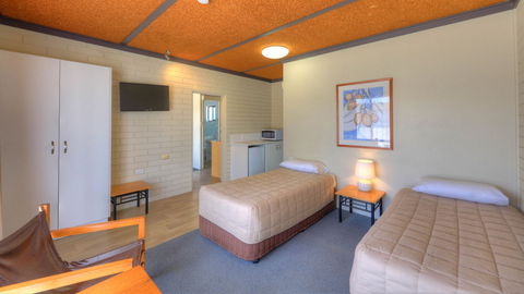 Motel Meneres - Tourism Hervey Bay 5