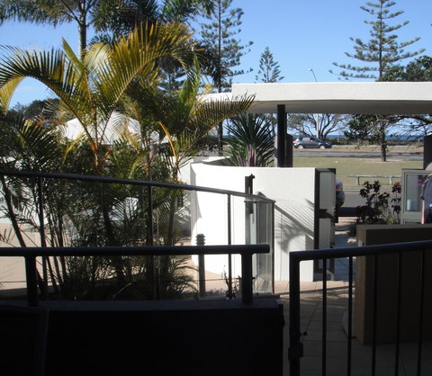 Meridian Alex Beach Apartments - Hervey Bay Accommodation 1