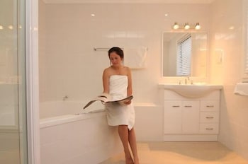 Moore Park Apartments - Hervey Bay Accommodation 4