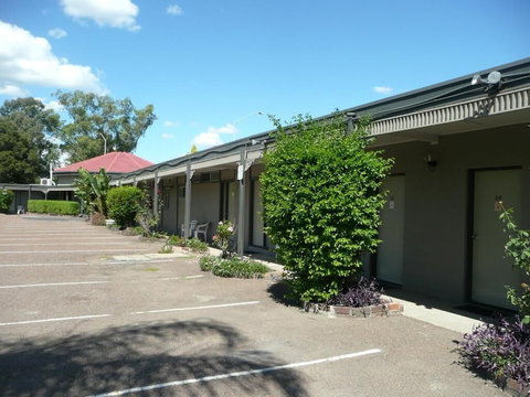 The Hermitage Motel - Hervey Bay Accommodation 0