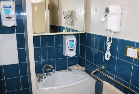 The Hermitage Motel - Hervey Bay Accommodation 5