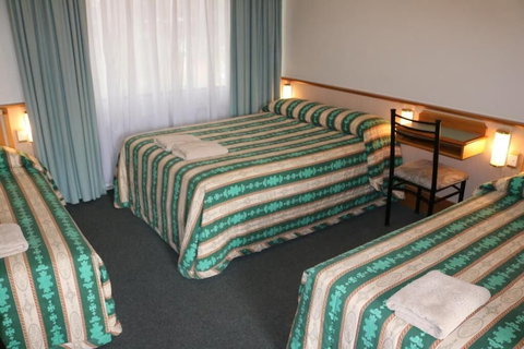 The Hermitage Motel - Hervey Bay Accommodation 6
