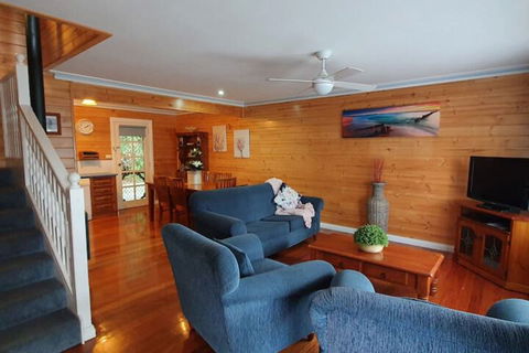 Sails Elegant Spacious Beach Villa - Hervey Bay Accommodation 2