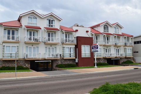 The Jetty Resort - Tourism Hervey Bay 2