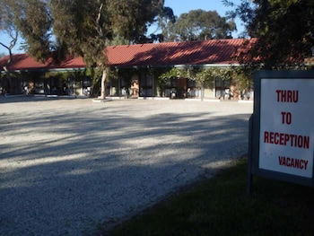 Jolly Swagman Motor Inn Holbrook - Hervey Bay Accommodation 1