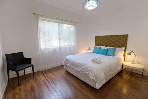 Ron's Beach House - Tourism Hervey Bay 4