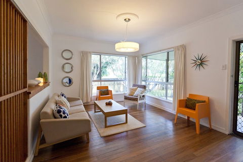 Ron's Beach House - Tourism Hervey Bay 5