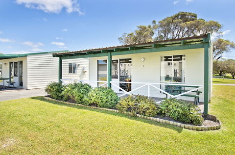 Acclaim Rose Gardens Beachside Holiday Park - Hervey Bay Accommodation 1