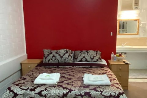 Nhill Holiday Inn - Hervey Bay Accommodation 6