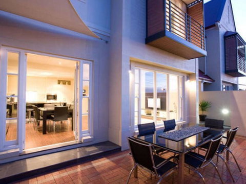 Precinct On Jardine Accommodation - Hervey Bay Accommodation 2