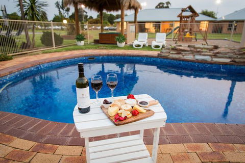 Howlong Golf Resort - Hervey Bay Accommodation 2